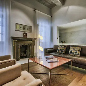Apartment 10 Strait Street
